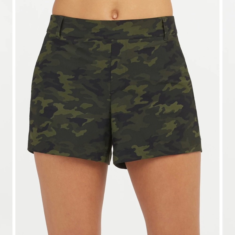 SPANX WOMEN SUNSHINE SHORTS “4”in GREEN CAMOUFLAGE SIZE(XL)